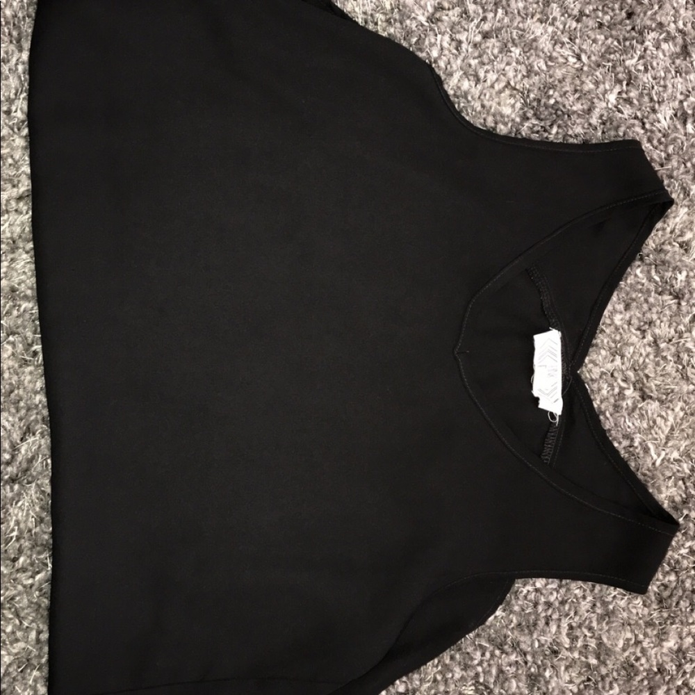 Cute black shirt ✨